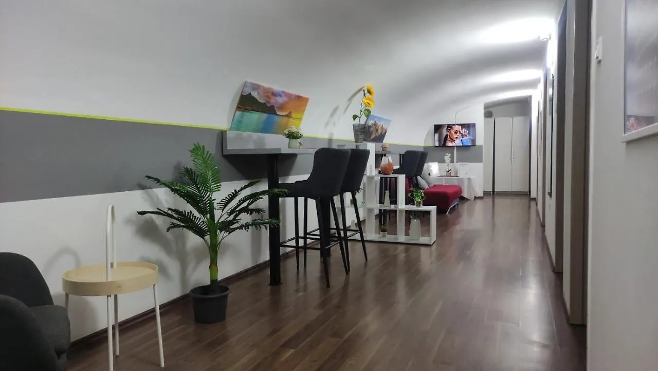 Eiffel-T45 Five Bedroom Central Apartment Budapest Ungheria