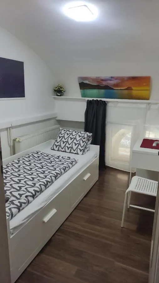 Eiffel-T45 Five Bedroom Central Apartment Budapest Ungheria
