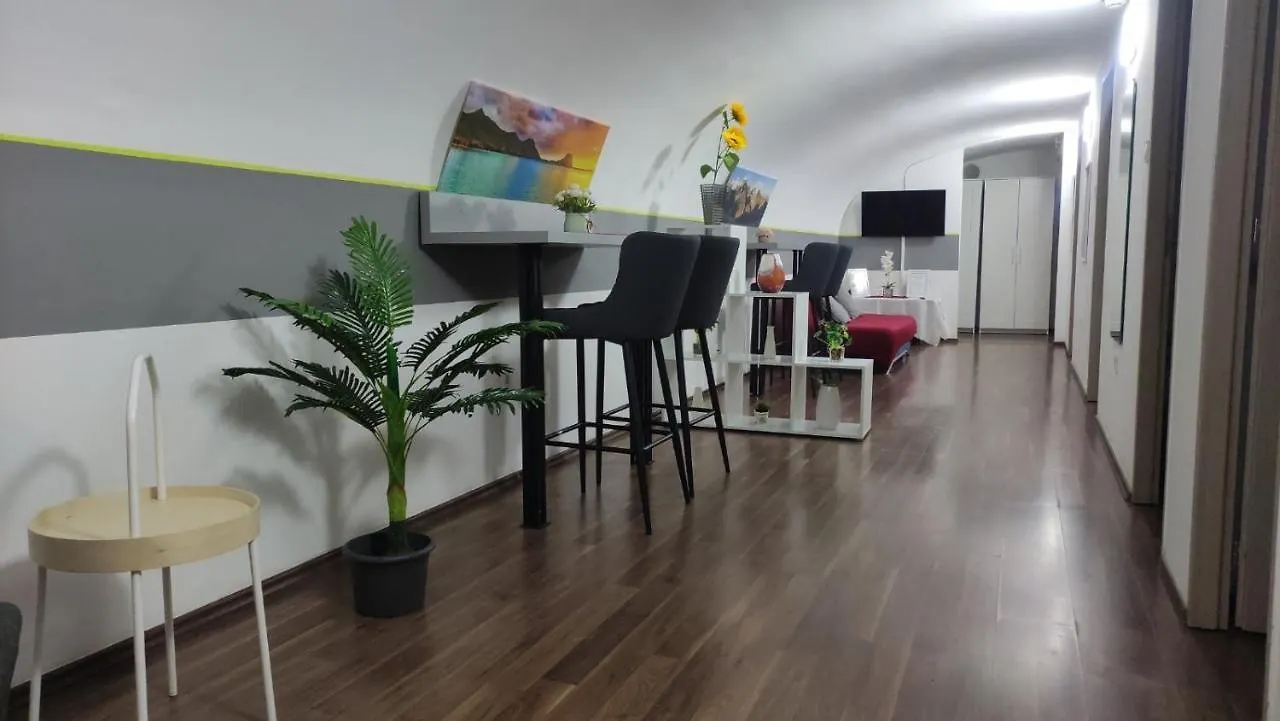 Eiffel-T45 Five Bedroom Central Apartment Budapest