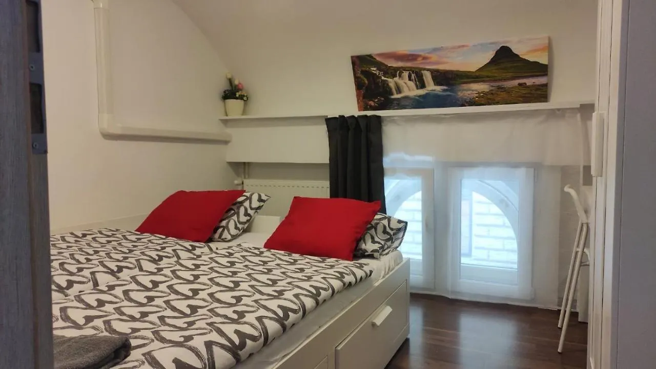 Eiffel-T45 Five Bedroom Central Apartment Budapest