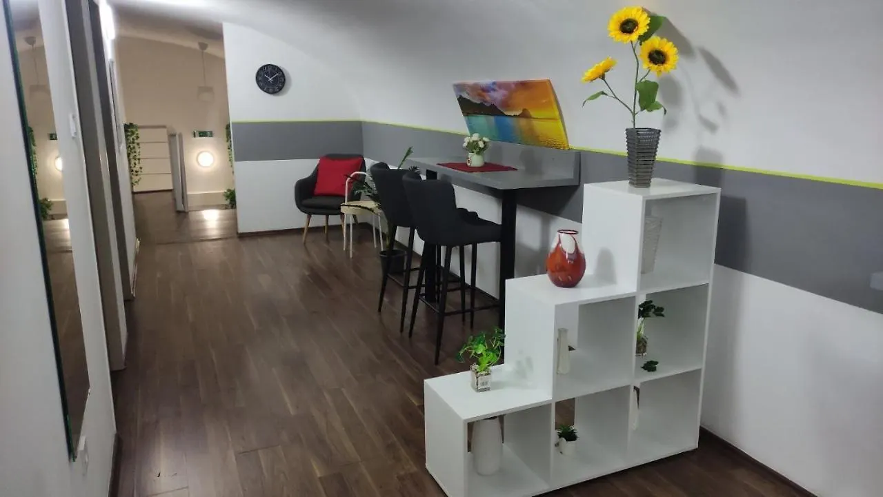 Eiffel-T45 Five Bedroom Central Apartment Budapešť